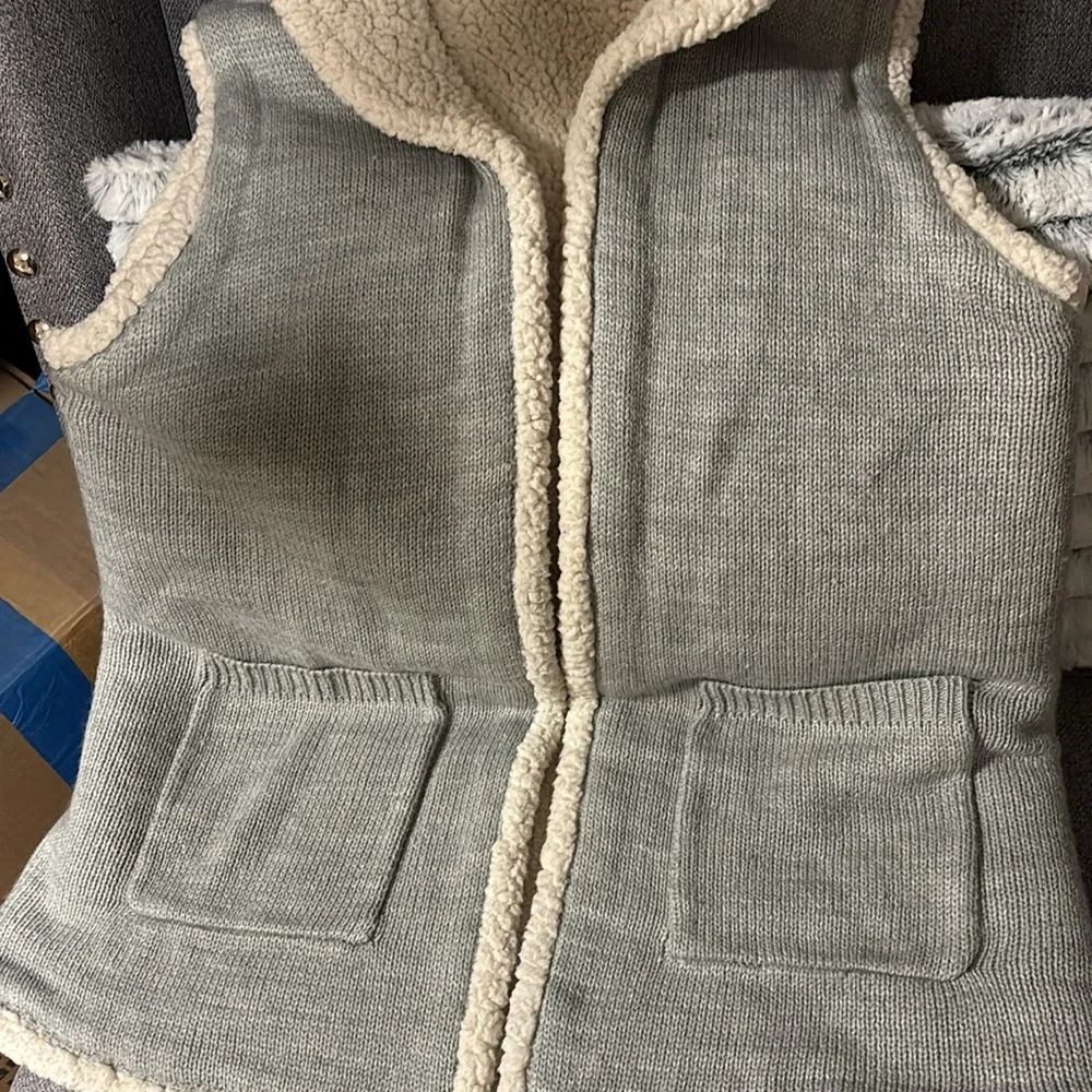 Splendid grey sherpa lined Powell hooded‎ vest Size 12( girls)